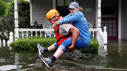 1140-hurricane-harvey-helping-victims